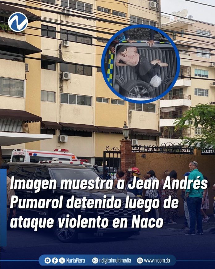 Una imagen muestra al joven Jean Andrés Pumarol en una camioneta de la Policía Nacional tras ser Una imagen muestra al joven Jean Andrés Pumarol en una camioneta de la Policía Nacional tras ser
